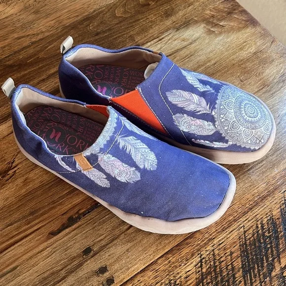 UIN Dreamcatcher Slip-On Shoes - Picture 2 of 13